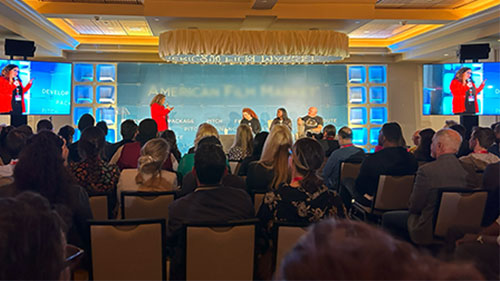 English for Storytellers: How to Create a Compelling Pitch for Your Project